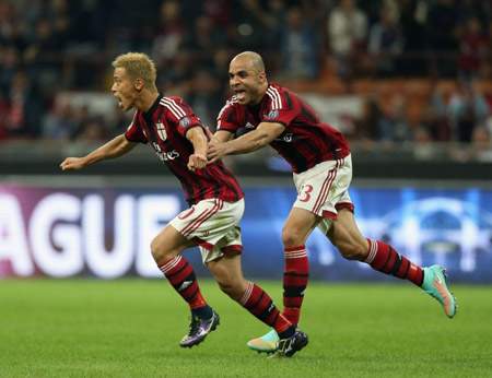 AC Milan giành chiến thắng nhờ hai “siêu phẩm”