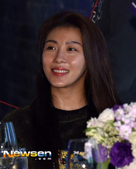 "Hoàng hậu Ki" Ha Ji Won lộ mặt bóng nhẫy 7