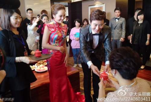 Chae Rim được chồng quỳ gối đi giày trong đám cưới 9