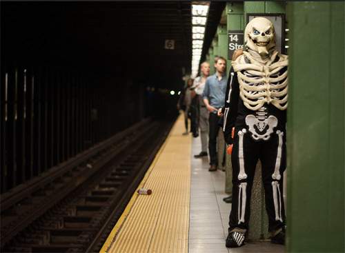 Đi tàu điện ngầm cùng ác quỷ và siêu nhân ở New York 3