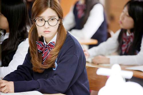 Sao Hàn trẻ đẹp miễn chê khi đóng học sinh 10