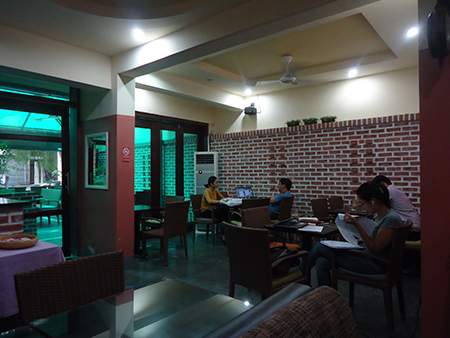 Những quán cafe sách nổi tiếng Hà Thành 7