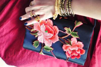 Lạ mắt túi xách handmade hoa văn nổi bật 8