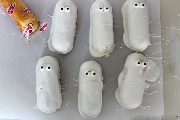 Làm bánh quy xác ướp cho lễ Halloween 2