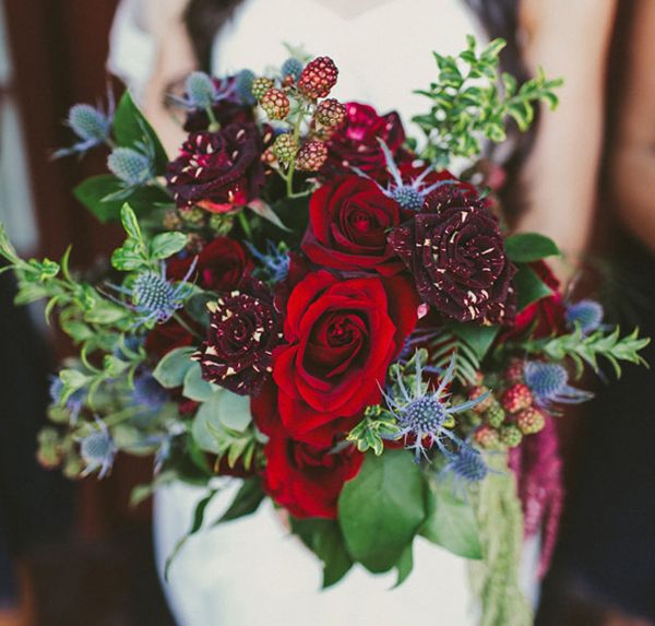 Cách chọn bó hoa cưới màu đỏ cho cô dâu 11
