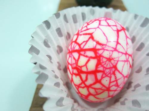 Trang trí quả trứng đẹp mắt với hoa văn màu sắc 13