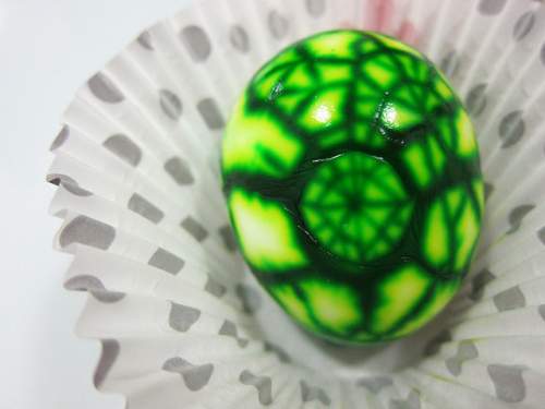 Trang trí quả trứng đẹp mắt với hoa văn màu sắc 11