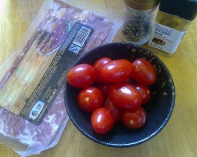Thịt xông khói cuộn cà chua bi - món khai vị hoàn hảo