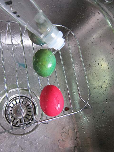 Trang trí quả trứng đẹp mắt với hoa văn màu sắc 7