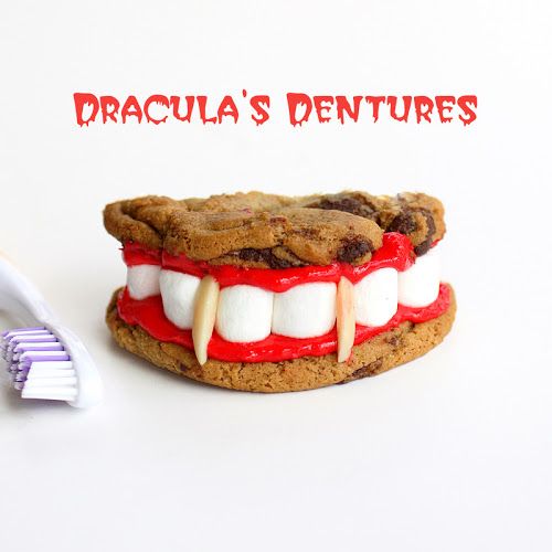 Ghê sợ với bánh hàm răng nhọn hoắt của Dracula cho Halloween 3