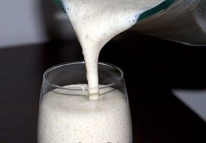 Học cách làm sữa lắc chuối thơm ngon, bổ dưỡng 5
