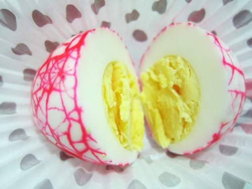 Trang trí quả trứng đẹp mắt với hoa văn màu sắc 14
