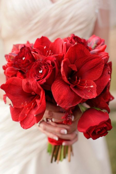 Cách chọn bó hoa cưới màu đỏ cho cô dâu 10