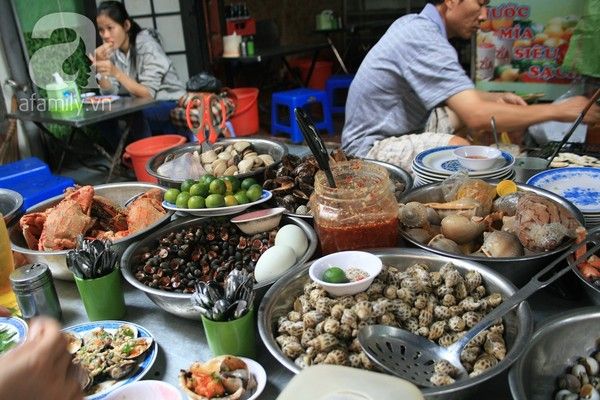Đi ăn ốc ngon rẻ bên trong chợ Hoàng Hoa Thám - Hà Nội 2