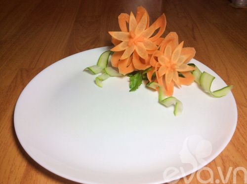 Cách tỉa hoa cà rốt cực đẹp để trang trí món ăn 7