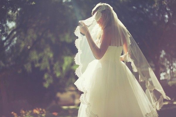Chọn khăn voan cô dâu cho đám cưới thu lãng mạn 5