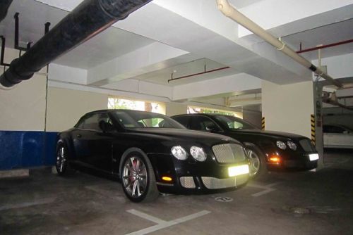 Bentley đặc biệt xuất hiện trong hầm xe triệu đô ở Sài Gòn