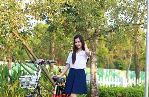 Hot girl Việt mặc đồng phục giản dị và xinh xắn 6