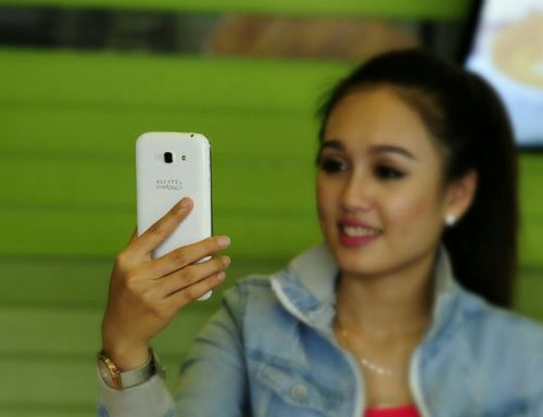 Ba smartphone của Alcatel OneTouch được giới trẻ yêu thích