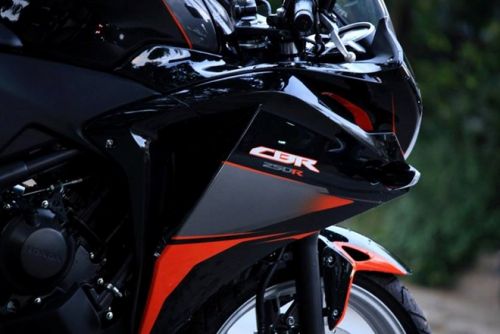 Honda CBR 250R phối màu cam, đen của biker Hà Nội 2