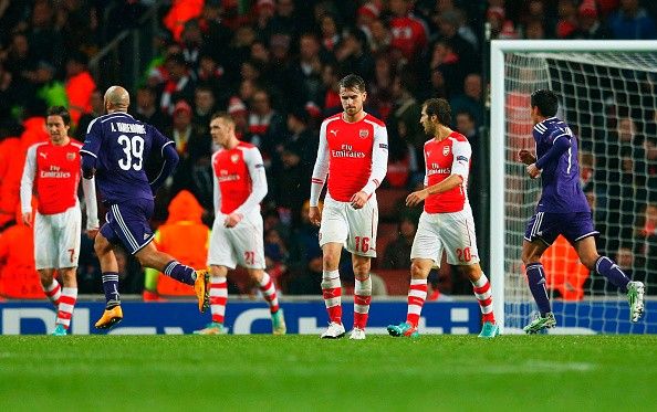 HLV Wenger thất vọng cùng cực khi Arsenal mất điểm khó tin 15