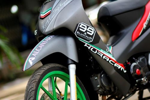 Honda Wave RS độ đồ chơi hàng hiệu của biker Sài Gòn 2