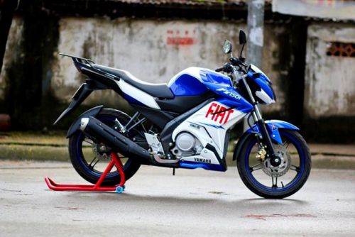Yamaha FZ150i sơn màu xanh GP của biker Sài Gòn 4