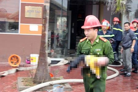 Lạng Sơn: Cháy quán karaoke, 4 người tử vong 3