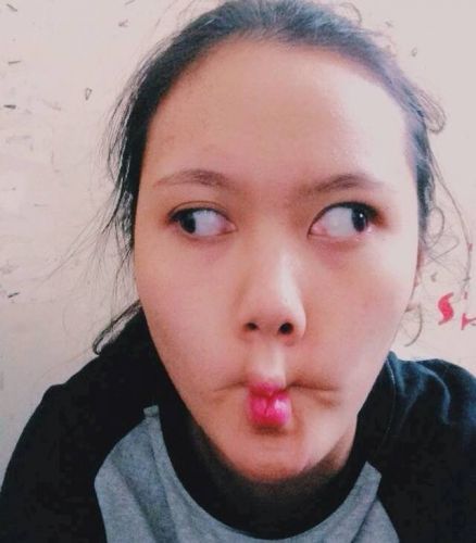 Mặt thật của 5 cô gái Việt nổi tiếng mạng vì ảnh quái dị 13