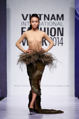 Lộ diện 9 NTK Việt tham gia Tuần lễ thời trang quốc tế VN 16