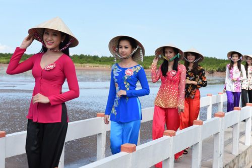 HHVN 2014: Thí sinh Nam bộ duyên dáng trong áo bà ba 3