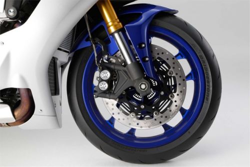 Ảnh chi tiết siêu mô tô Yamaha YZF-R1 2015 mới ra mắt 18