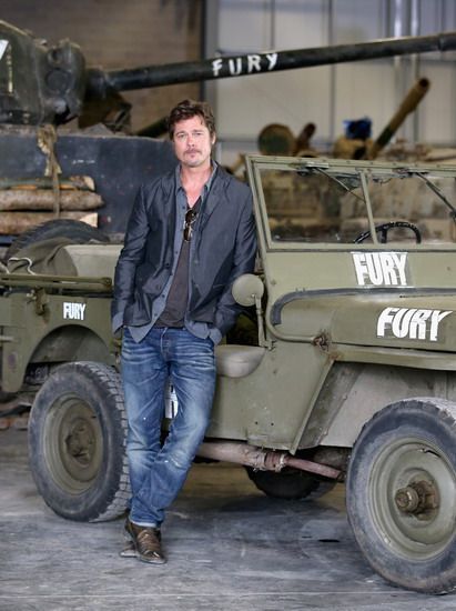 ‘Fury’ sử dụng 5 chiếc xe tăng để quay phim 2