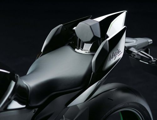 Kawasaki Ninja H2 có sức mạnh từ 197 mã lực, giá 25.000 USD 12