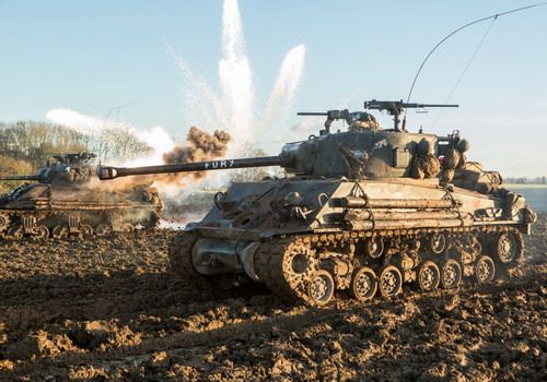 ‘Fury’ sử dụng 5 chiếc xe tăng để quay phim