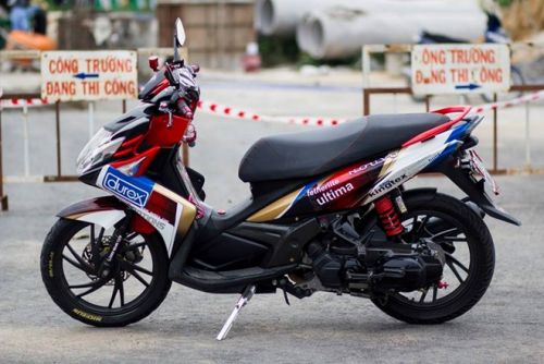 Yamaha Nouvo sơn tem phá cách của biker Sài Gòn 6