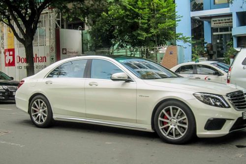 Mercedes S63 AMG giá 9 tỷ lăn bánh trên phố Sài Gòn 3