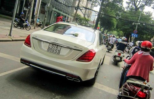 Mercedes S63 AMG giá 9 tỷ lăn bánh trên phố Sài Gòn 6
