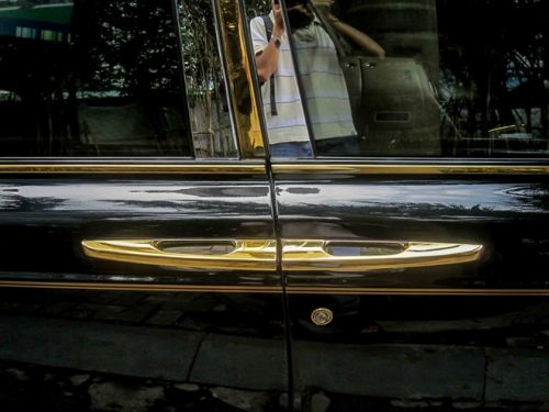 Cận cảnh Rolls-Royce mạ vàng biển Quảng Ninh tại Sài Gòn 9