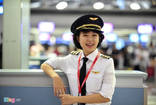 Nữ phi công Việt đầu tiên trong tổ bay Vietjet Air 2