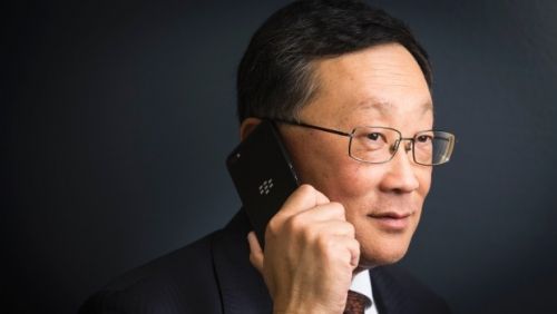 CEO BlackBerry mất mặt vì vợ dùng điện thoại Samsung