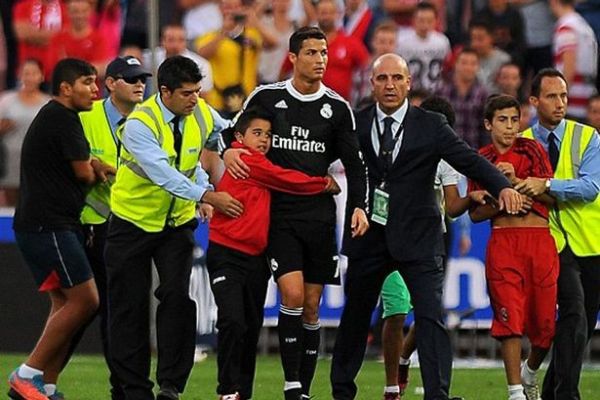 Fan Ronaldo cuồng nhiệt khi gặp thần tượng 5
