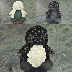 Cách cắm hoa cúc thành hình chim cánh cụt ngộ nghĩnh 6