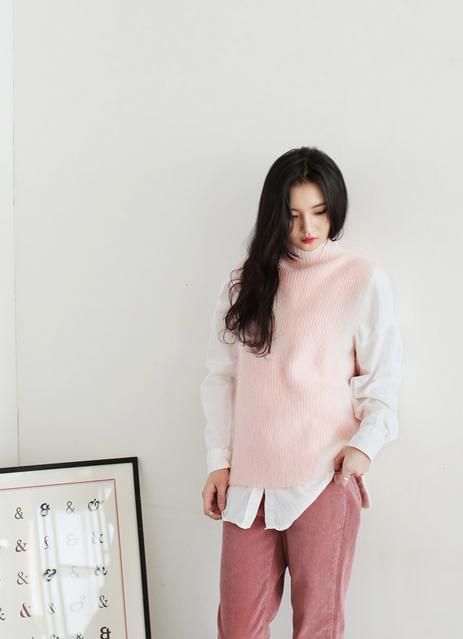 4 kiểu áo len màu pastel cực tiện dụng cho ngày se lạnh