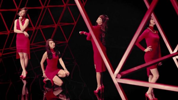 8 phong cách thời trang cơ bản của sao Kpop trong MV 4