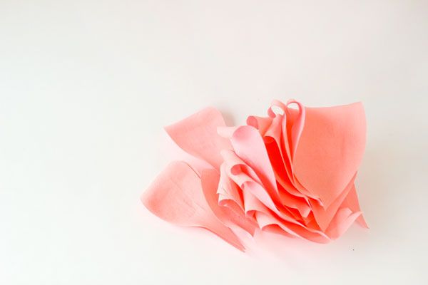Hoa hồng giấy khổng lồ cho nàng điệu đà ngày Tết 7
