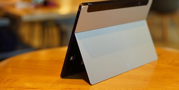 Xuất hiện tablet chạy Android "nhái" thiết kế Surface Pro 3 5
