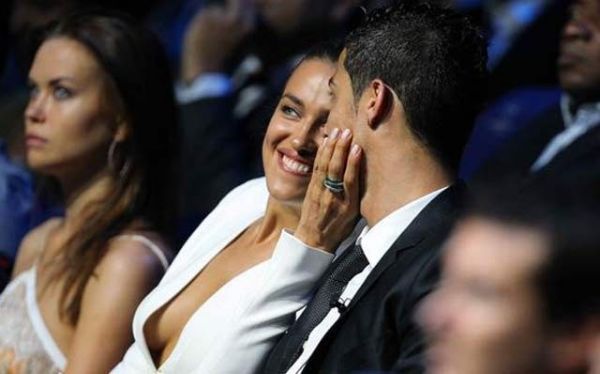 Bạn gái Ronaldo - WAG nóng bỏng nhất ở lễ trao Quả bóng vàng 6