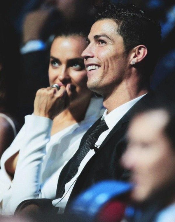 Bạn gái Ronaldo - WAG nóng bỏng nhất ở lễ trao Quả bóng vàng 5