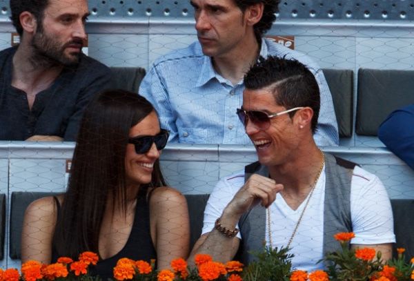 Bạn gái Ronaldo - WAG nóng bỏng nhất ở lễ trao Quả bóng vàng 10